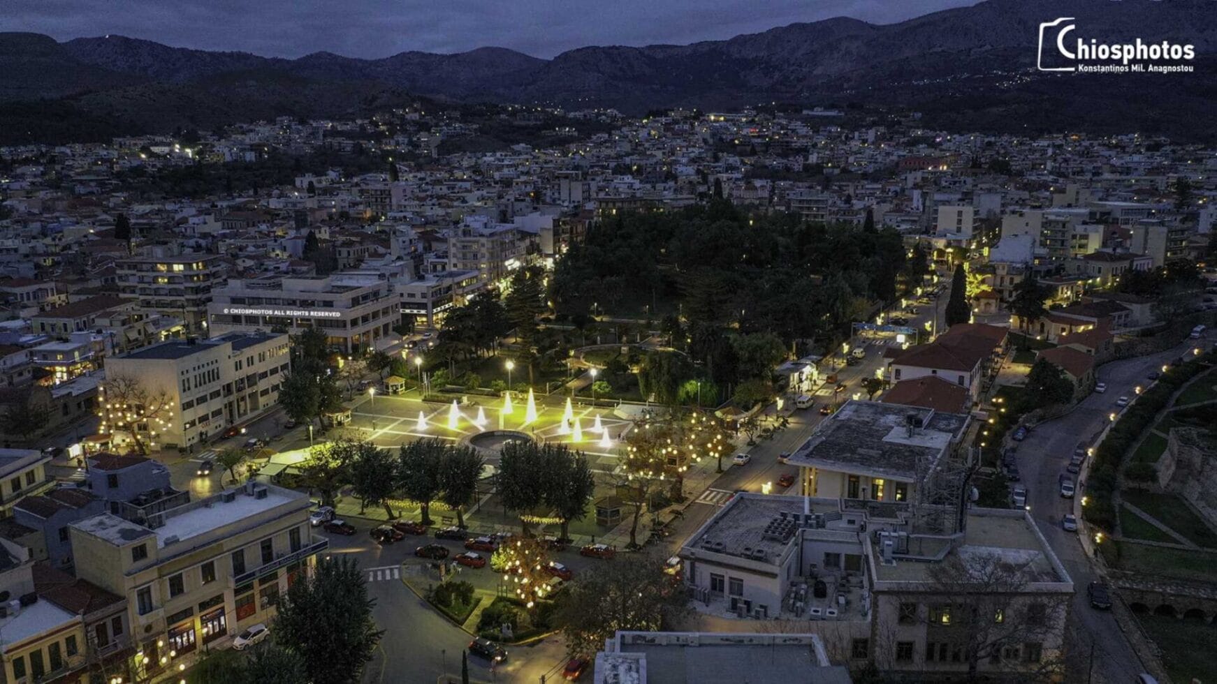 Ζήσε το όνειρο των Χριστουγέννων στη Χίο: Φως και αλμύρα (φώτο-video)