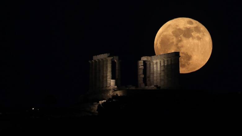 υπερπανσέληνος
