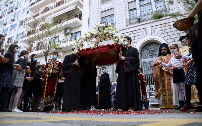 Πάσχα μέτρα εκκλησίες