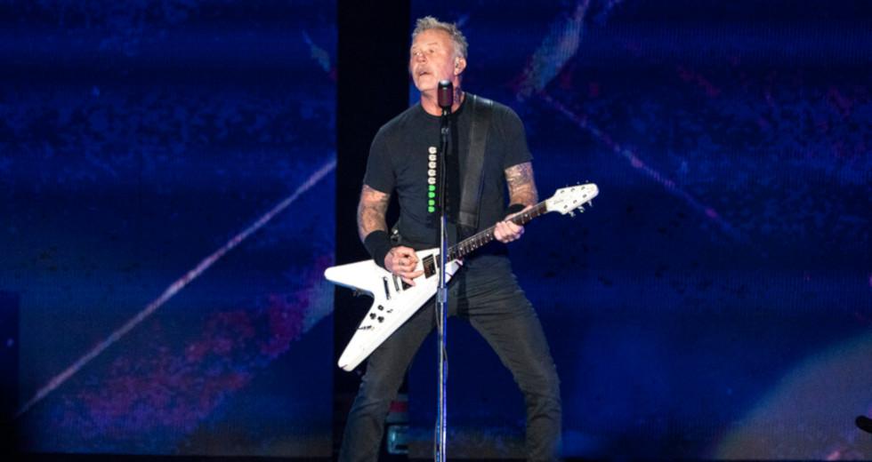 metallica γυναίκα συναυλία γέννα