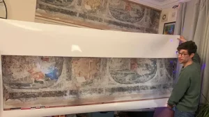 Μια ανακαίνιση κουζίνας αποκάλυψε τοιχογραφία σχεδόν 400 ετών