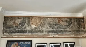 Μια ανακαίνιση κουζίνας αποκάλυψε τοιχογραφία σχεδόν 400 ετών