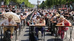 Το Παρίσι το έριξε στην ορθογραφία – Πάνω από 50.000 Γάλλοι πήραν μέρος σε διαγωνισμό